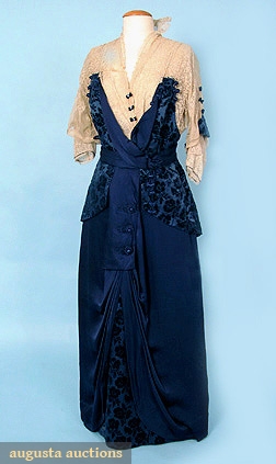 Augusta Auctions - VELVET & LACE TEA GOWN, c. 1914