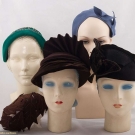 5 LADIES' FELT HATS, 1930-1940