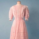 WHITE COTTON &amp; LACE TEA GOWN, 1905-1910