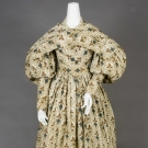 GEOMETRIC PRINTED COTTON DRESS & PELERINE, 1830s