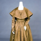 BROWN SILK DAY DRESS & PELERINE, EARLY 1840s