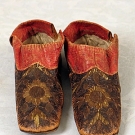 CHILDS COLORED LEATHER SHOES, 1830s